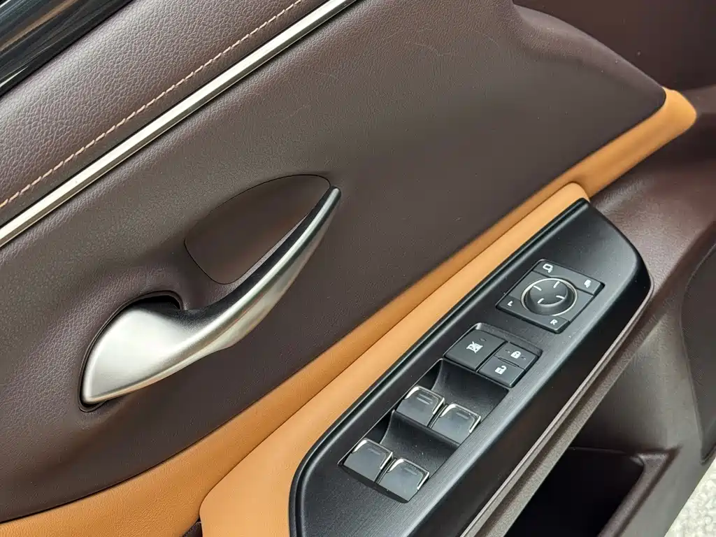 Lexus ES — миниатюра 12