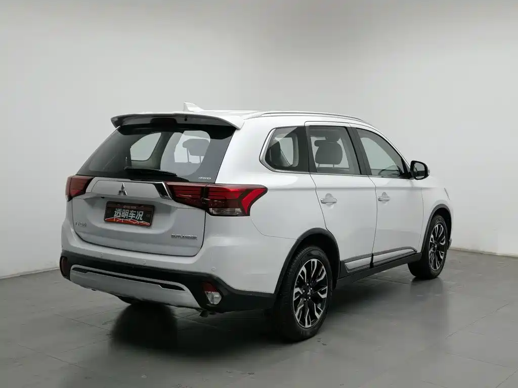 Mitsubishi Outlander — миниатюра 2