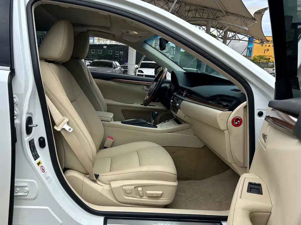 Lexus ES — миниатюра 19