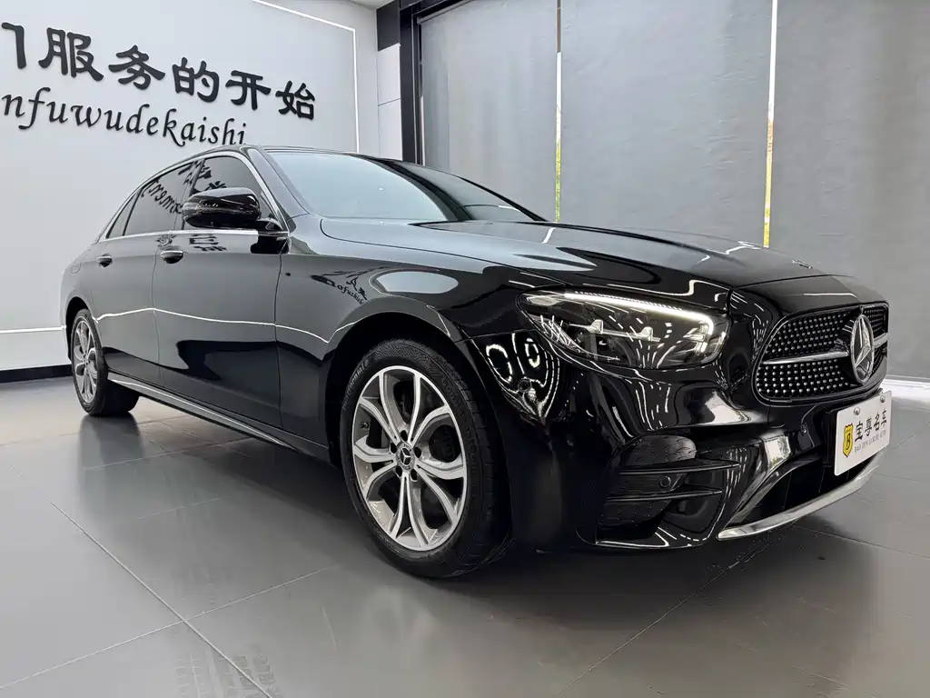 Mercedes-Benz E-Class — миниатюра 2