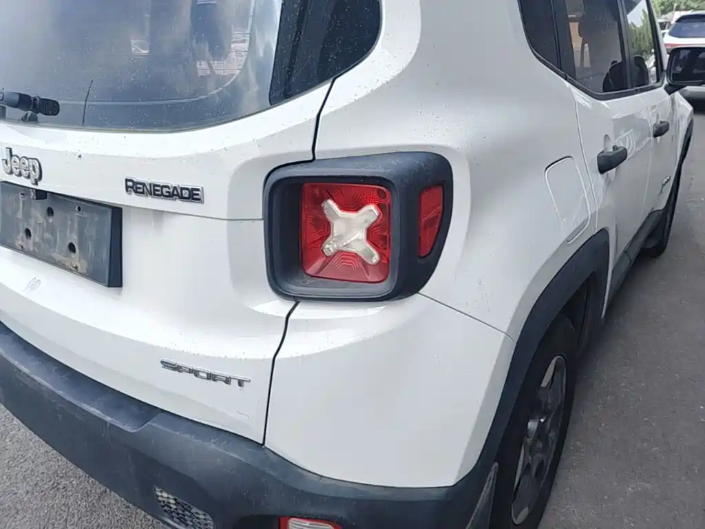 Jeep Renegade — миниатюра 8