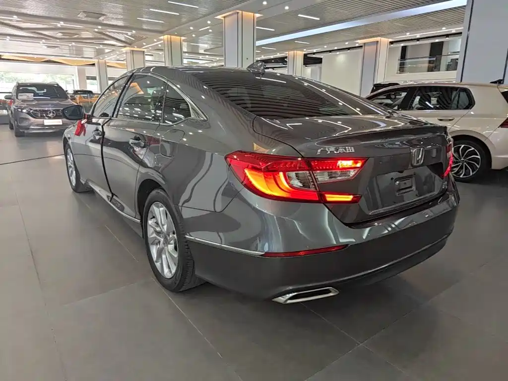 Honda Accord — миниатюра 5