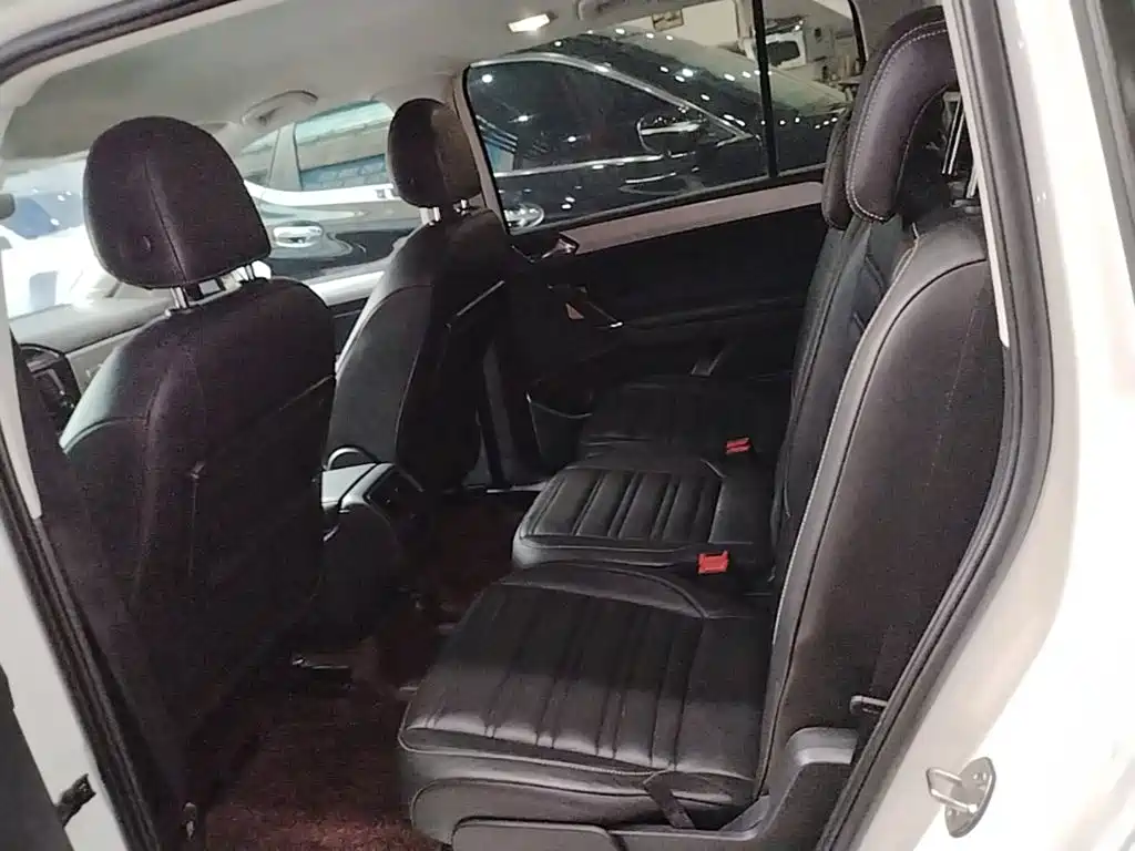 Volkswagen Touran — миниатюра 17