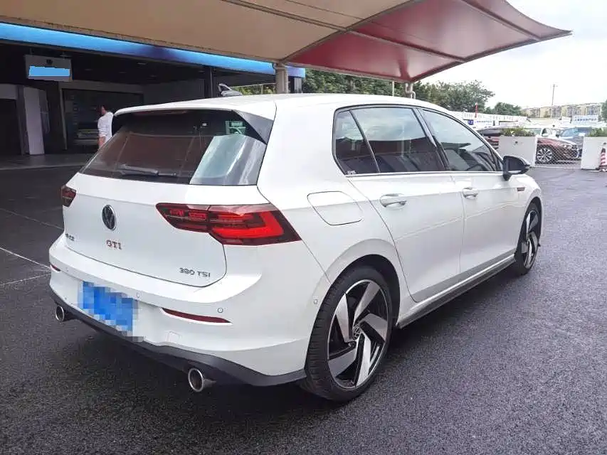 Volkswagen Golf GTI — миниатюра 7