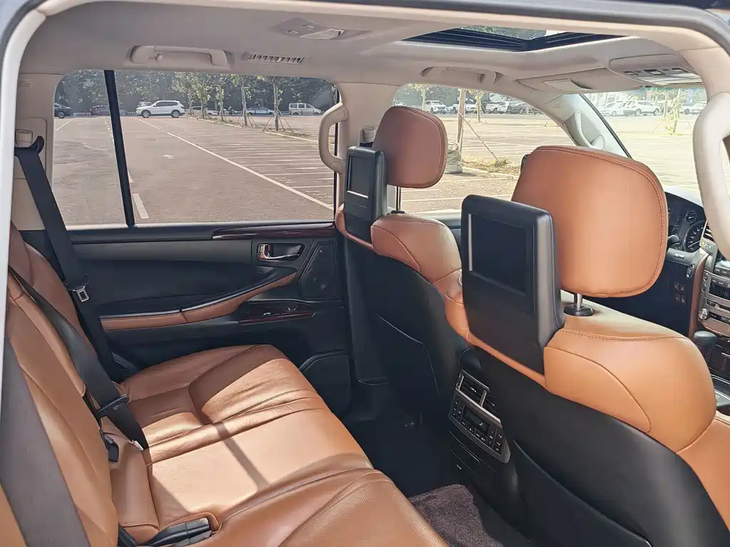 Lexus LX — миниатюра 12