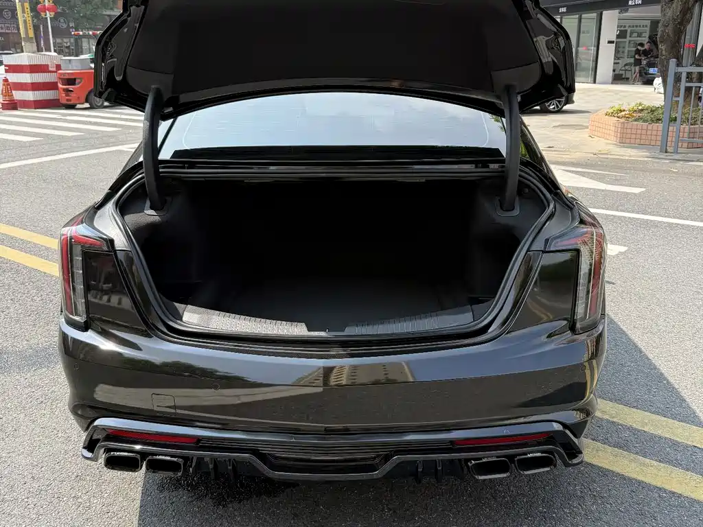 Cadillac CT5 — миниатюра 10