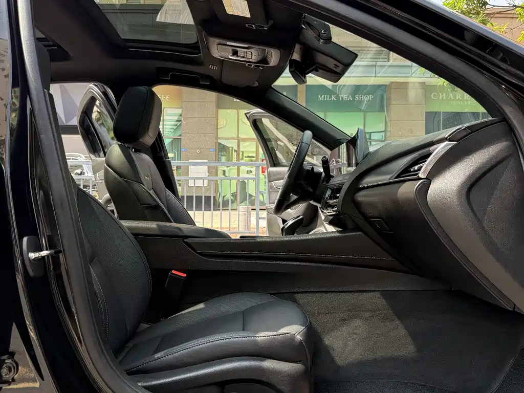 Cadillac CT5 — миниатюра 24