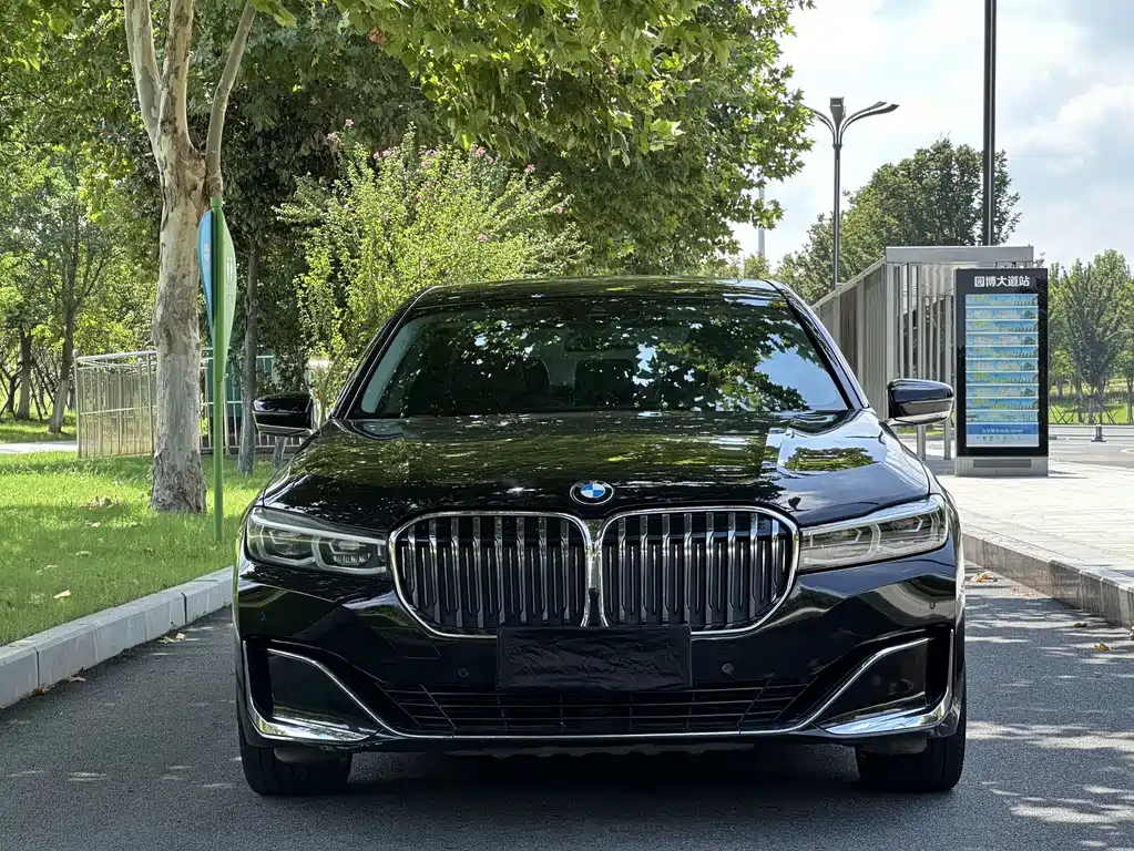 BMW 7 Series — миниатюра 2