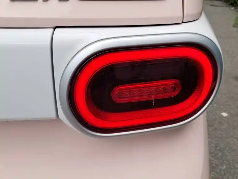 Wuling MINIEV — миниатюра 8