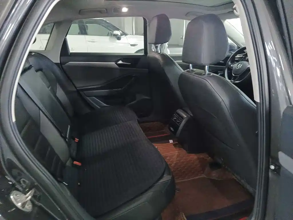 Volkswagen Sagitar — миниатюра 10