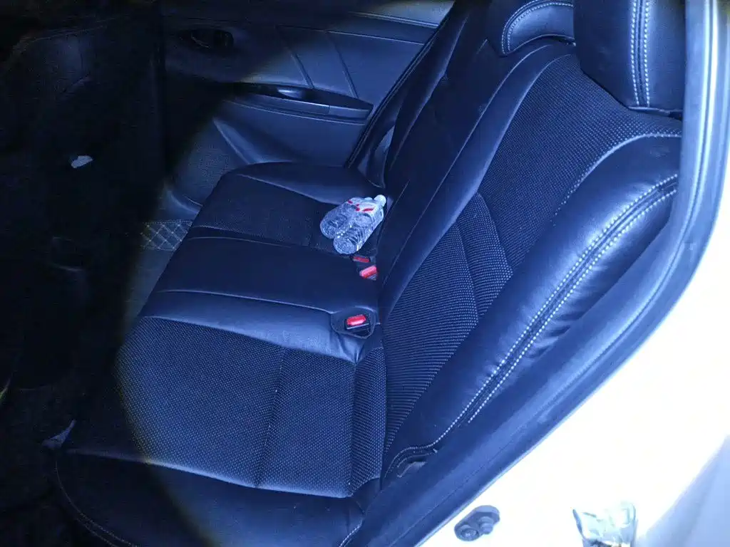 Toyota Yaris L — миниатюра 18