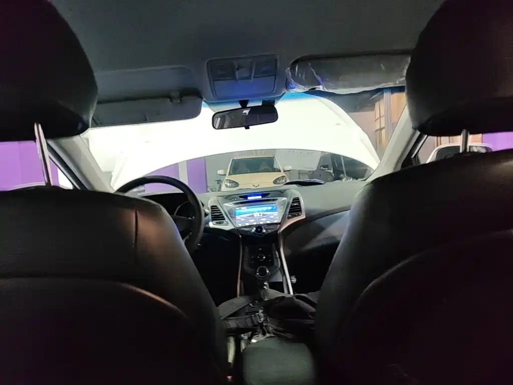 Hyundai Elantra Langdong — миниатюра 18