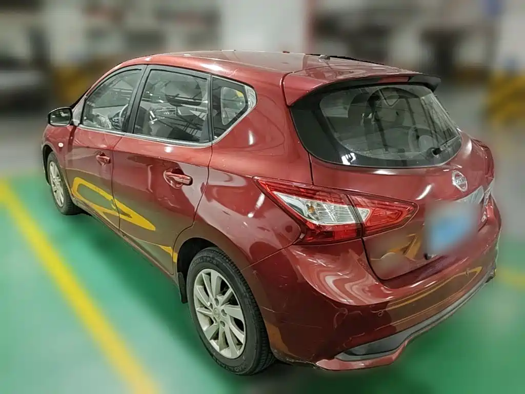 Nissan Tiida — миниатюра 7