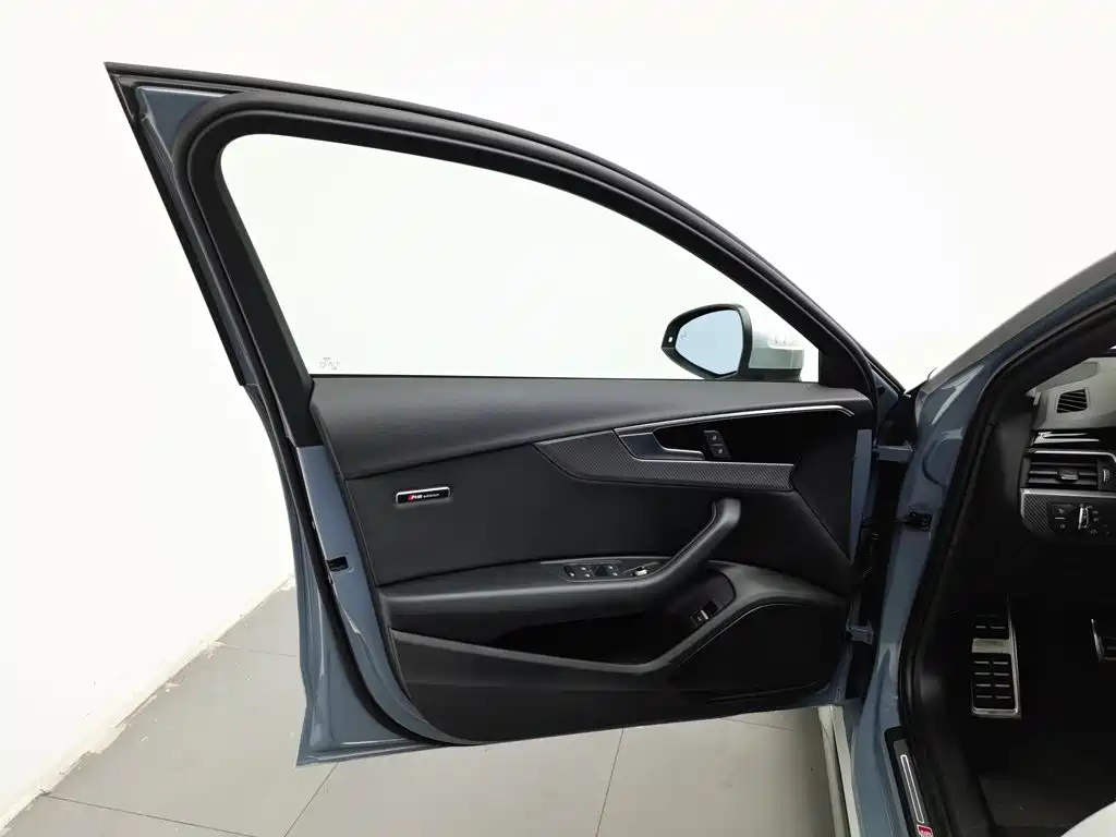 Audi A4L — миниатюра 8