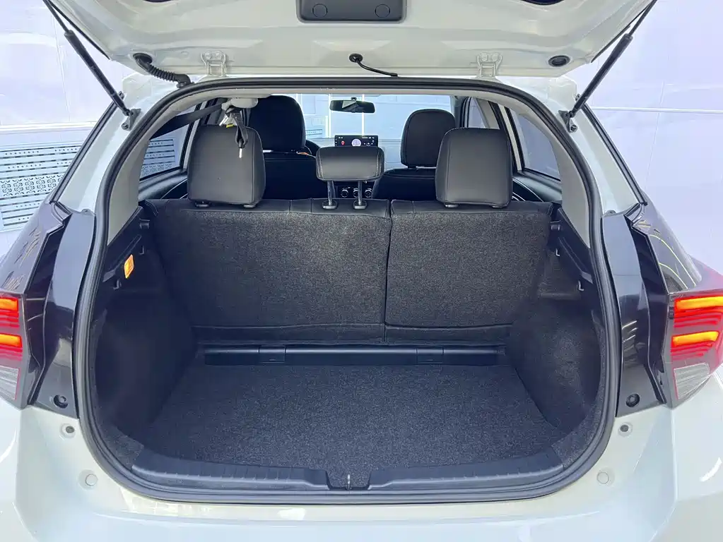 Toyota Yaris L — миниатюра 15