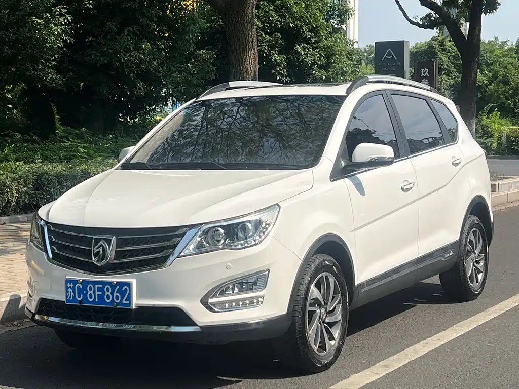 Купить Baojun 560