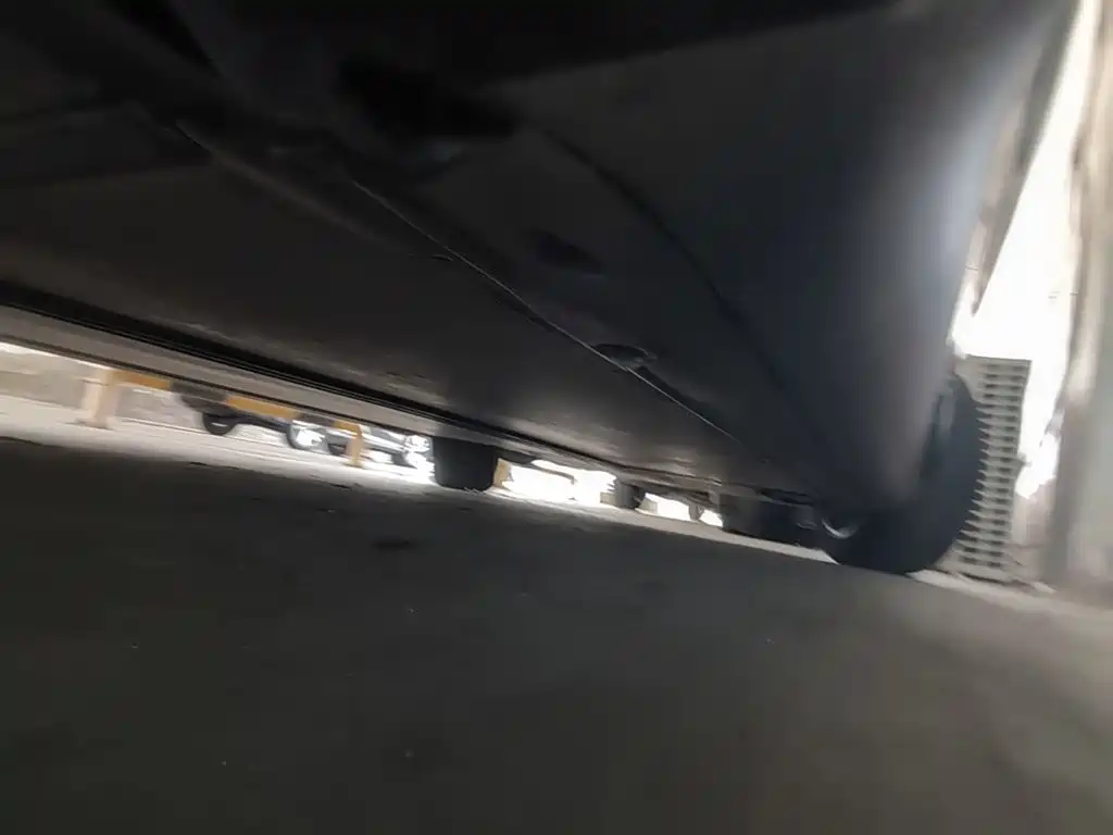 Tesla Model Y — миниатюра 22