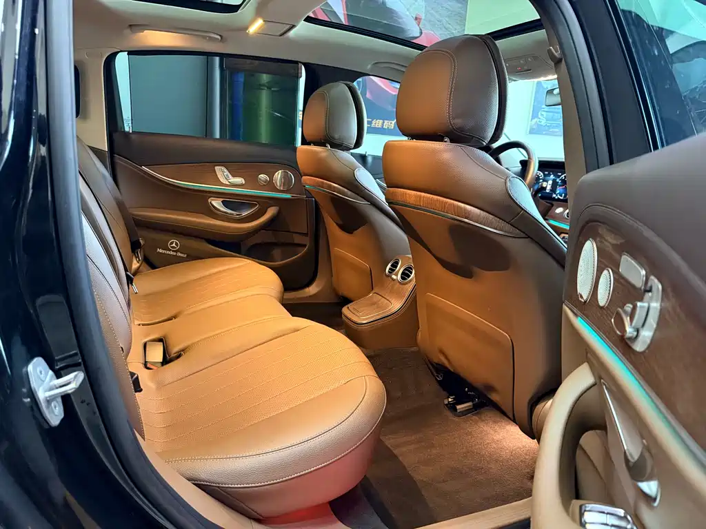 MERCEDES-BENZ E CLASS