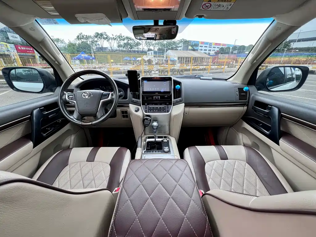 Toyota Land Cruiser — миниатюра 8