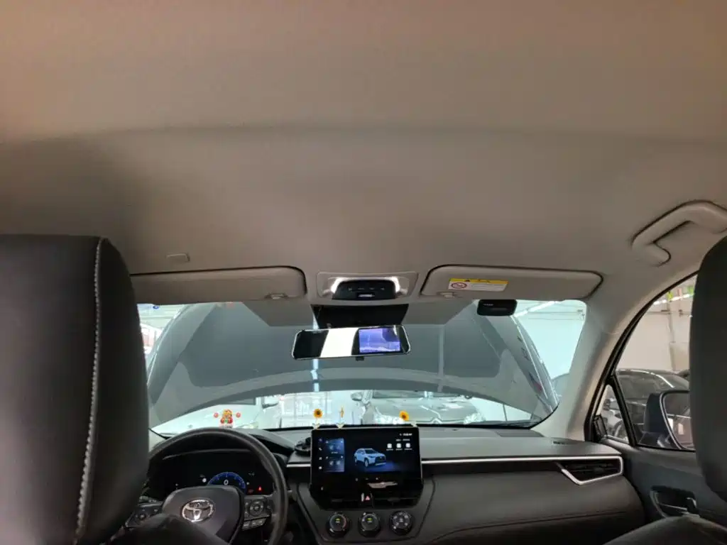 Toyota Corolla Cross — миниатюра 18