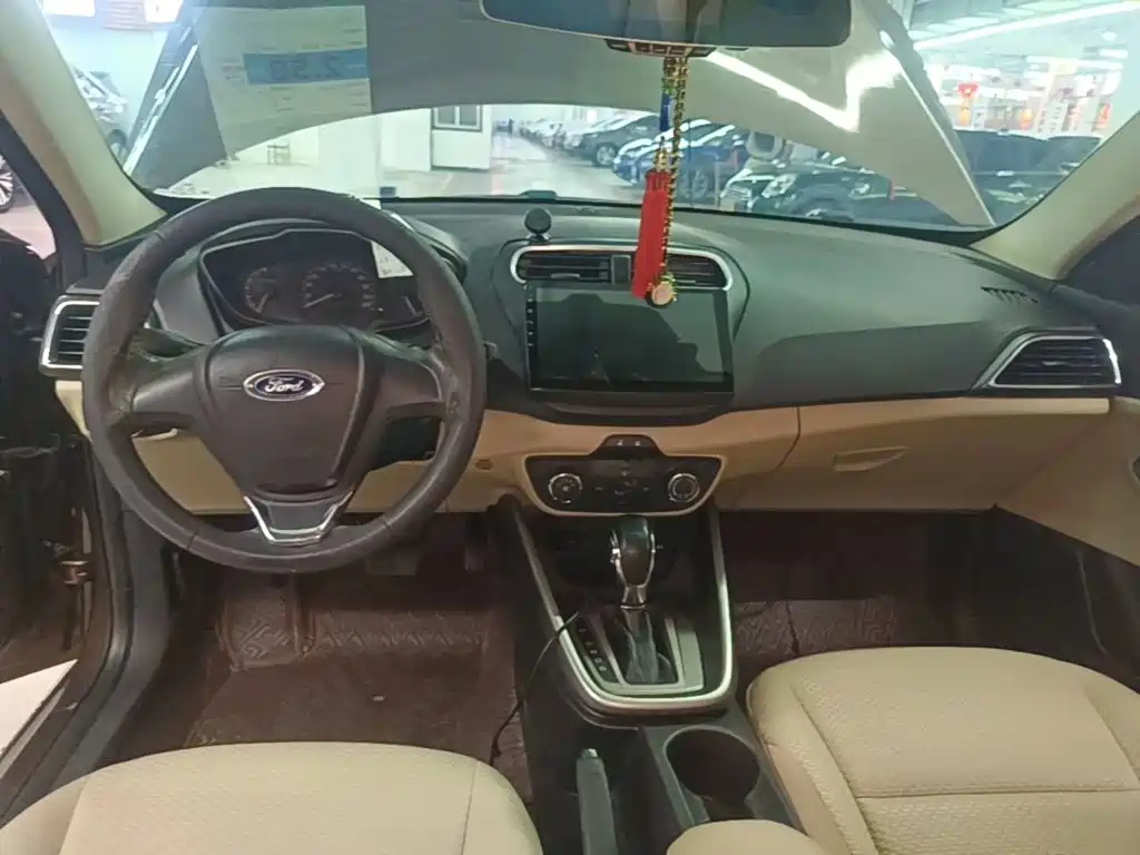 Ford Escort — миниатюра 10
