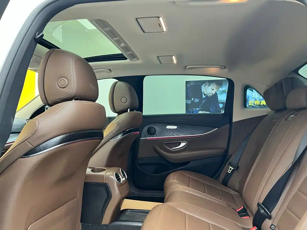 Mercedes-Benz E-Class — миниатюра 20