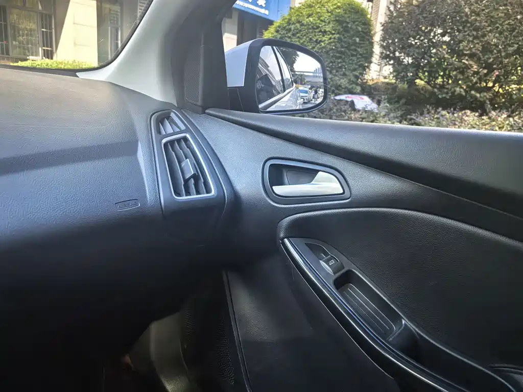 Ford Focus — миниатюра 13