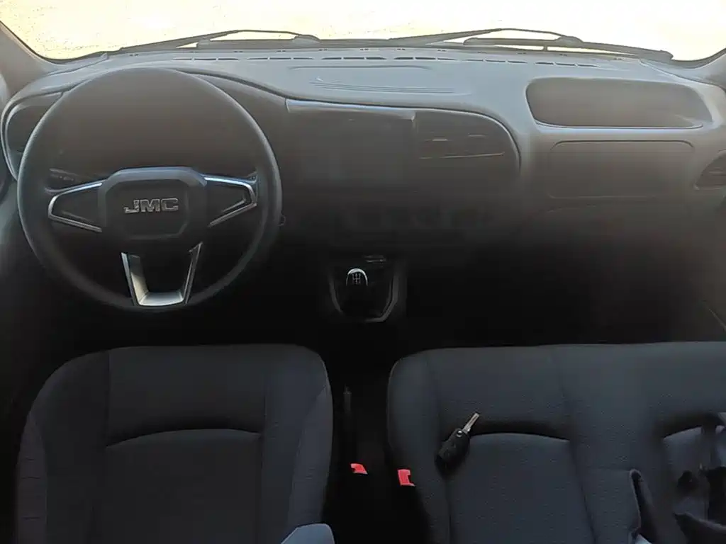 JMC Tesla — миниатюра 10