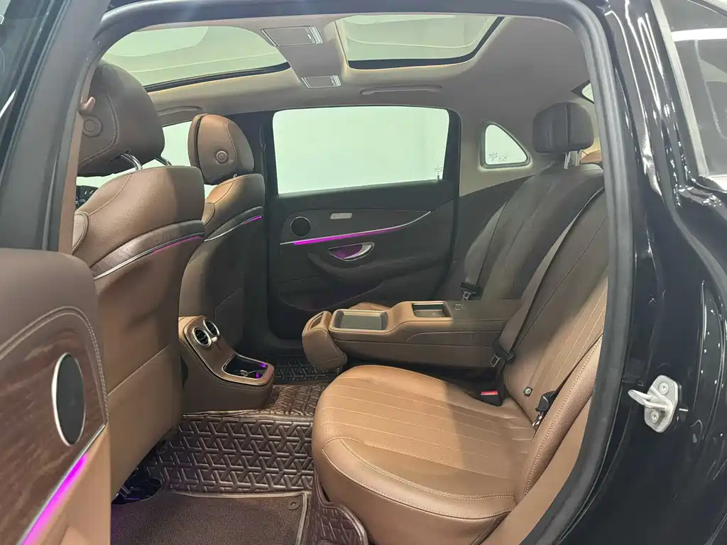 MERCEDES-BENZ E CLASS