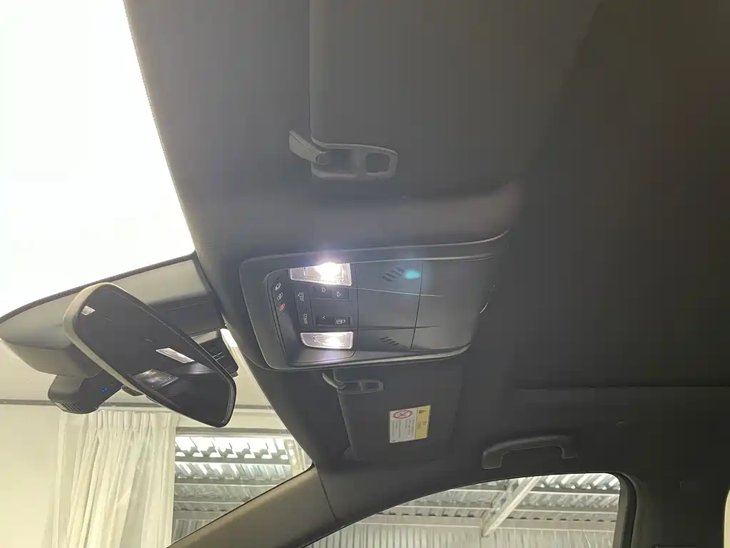 Cadillac XT5 — миниатюра 11