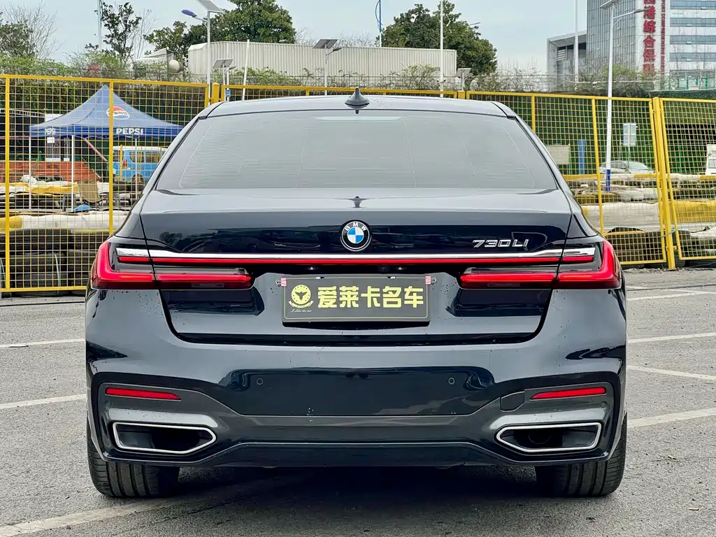 BMW 7 Series — миниатюра 5