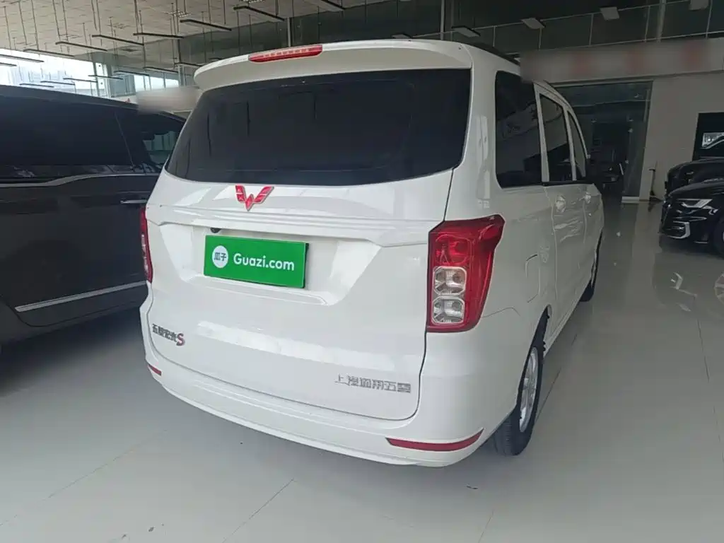 Wuling Hongguang — миниатюра 7