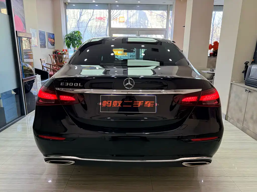 MERCEDES-BENZ E CLASS