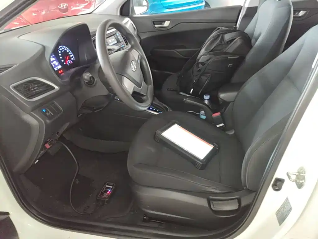 Hyundai Verna RV — миниатюра 15