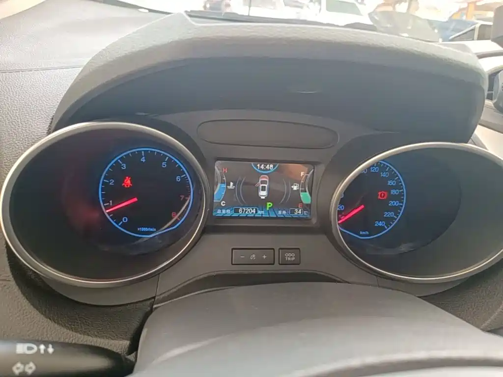 BYD Yuan — миниатюра 12
