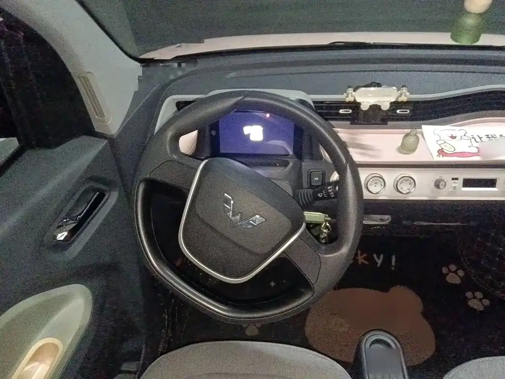 Wuling MINIEV — миниатюра 3