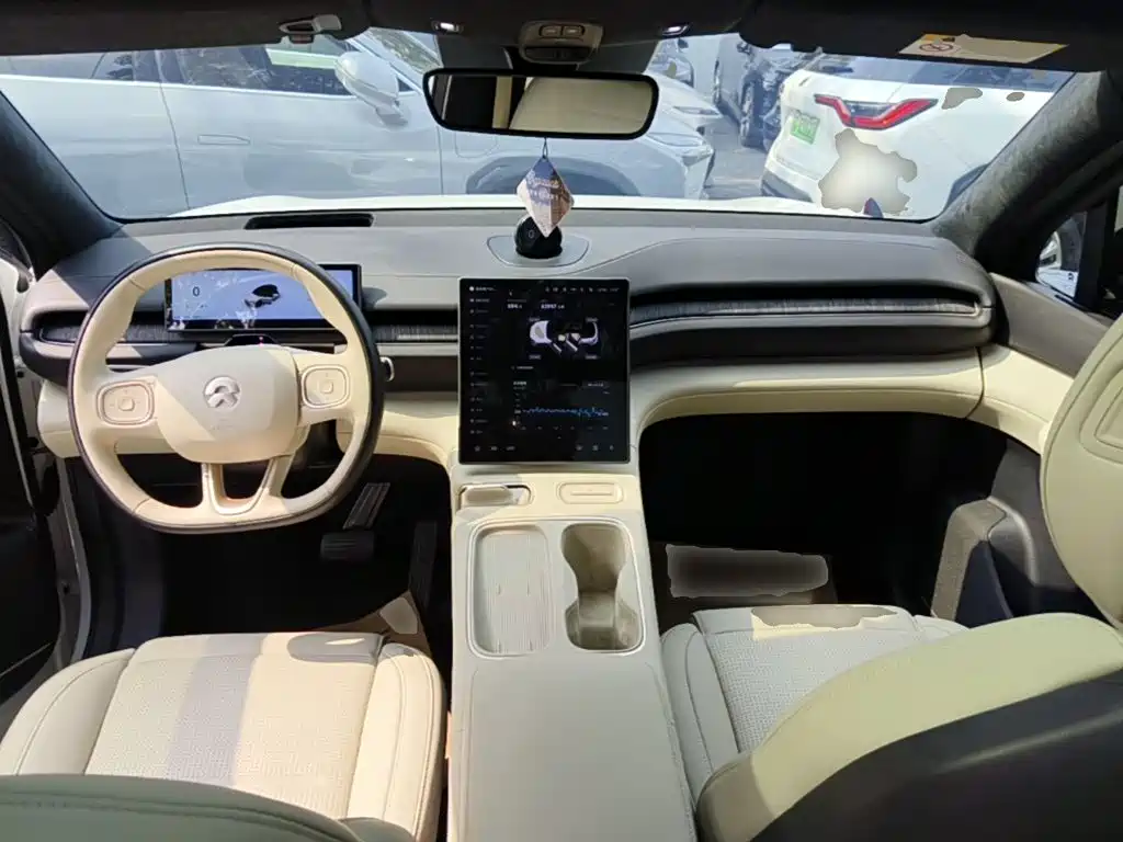 NIO ES6 — миниатюра 10