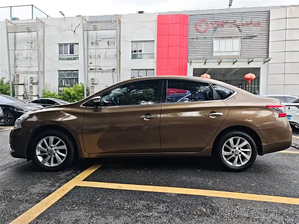 Nissan Sylphy 2012 1.8XL CVT Luxury
