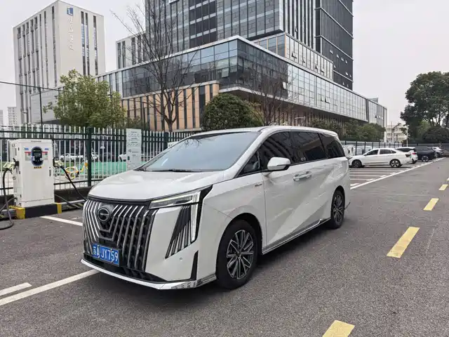 2023 GAC GN8