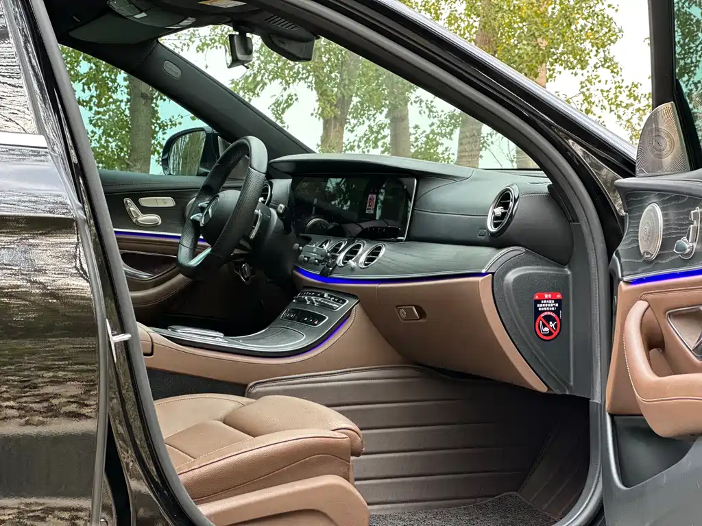 MERCEDES-BENZ E CLASS