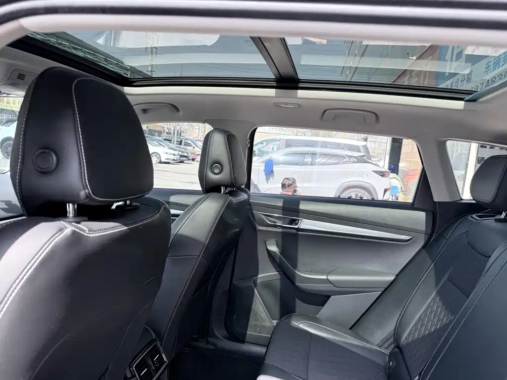 Skoda Karoq — миниатюра 11