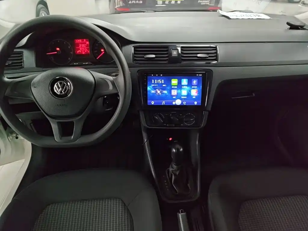Volkswagen Santana — миниатюра 10