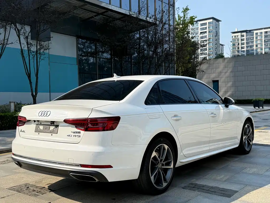 Audi A4L — миниатюра 4