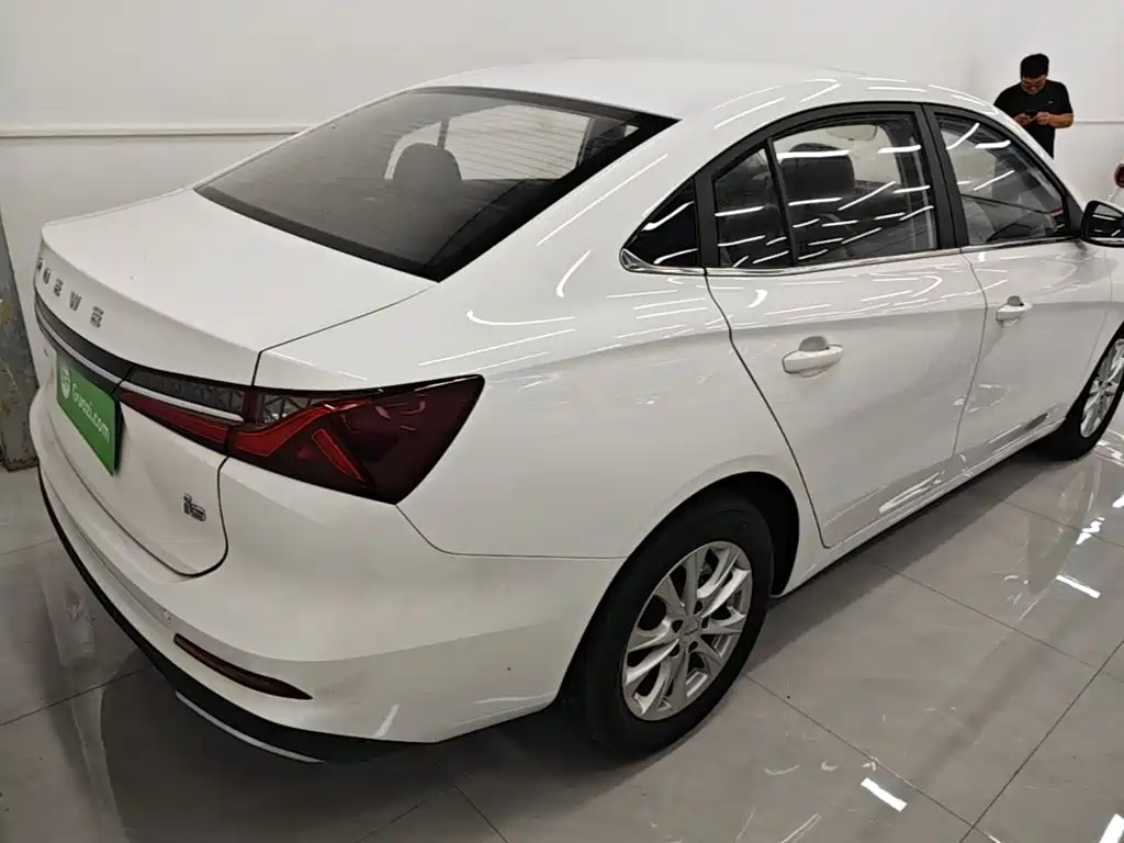 Roewe i5 2023 1.5L CVT Luxury