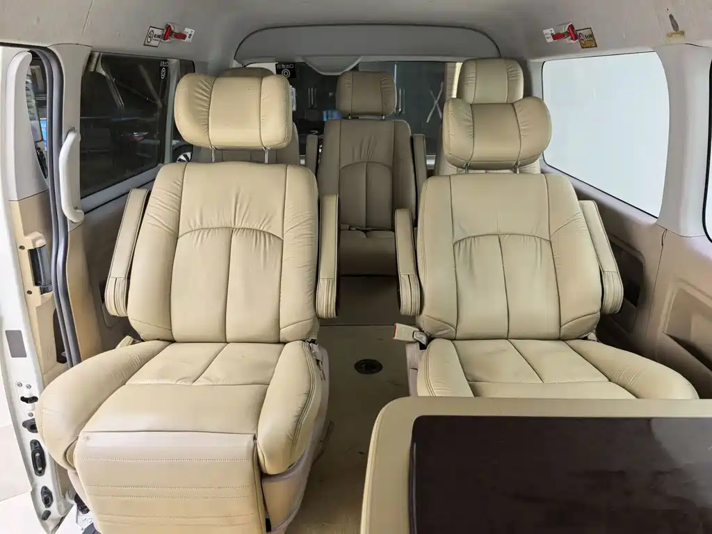Toyota Hiace — миниатюра 16