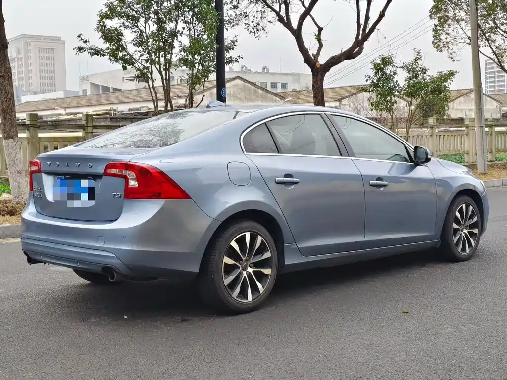 Volvo S60 — миниатюра 4