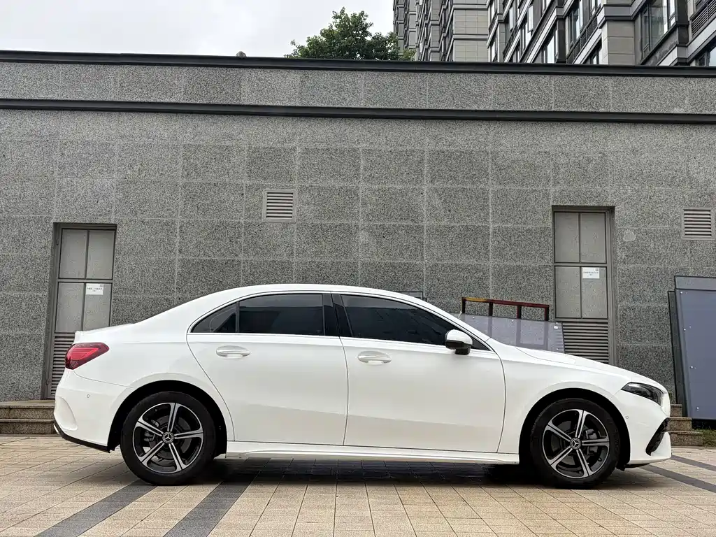 Mercedes-Benz A-Class — миниатюра 6