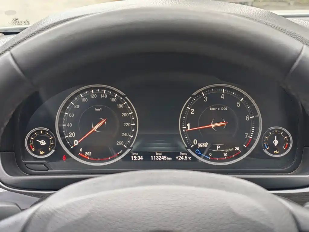 BMW 5 Series — миниатюра 6