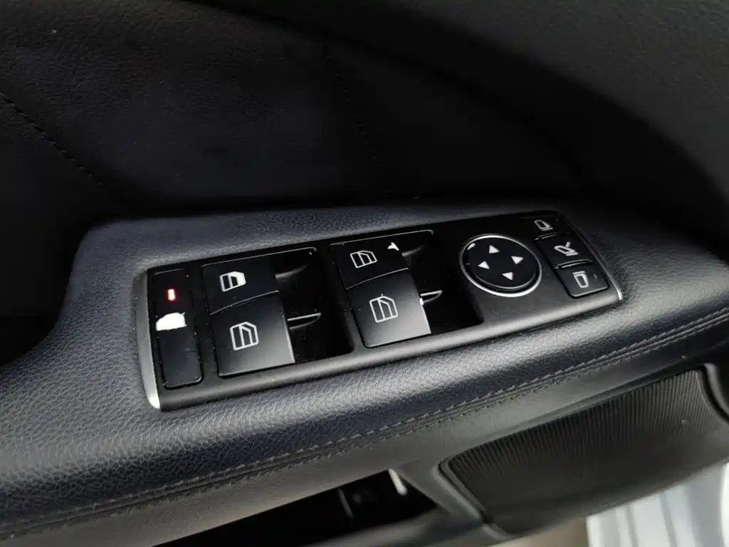 Mercedes-Benz CLS — миниатюра 9