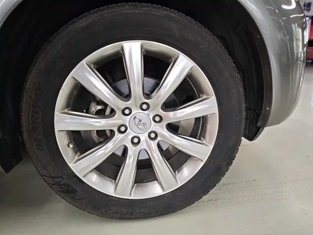 Infiniti QX80 — миниатюра 17